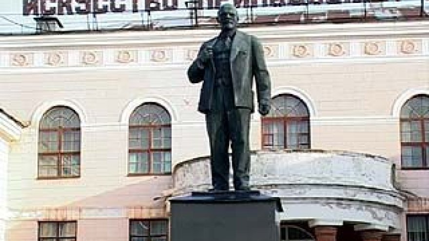 Бронзового вождя мирового пролетариата отремонтировали