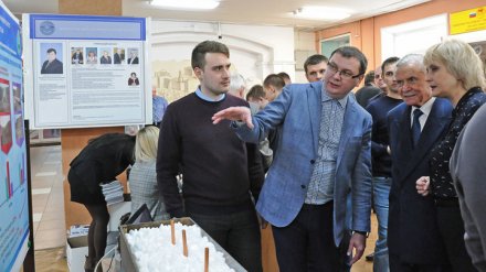 Ректора воронежского вуза и его зама заподозрили в многомиллионных взятках от подчинённых