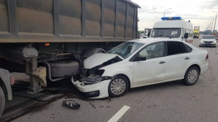 В Воронежской области пассажирка иномарки пострадала в ДТП с грузовиком