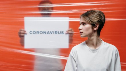Учёные назвали выпадение волос возможным последствием заражения коронавирусом