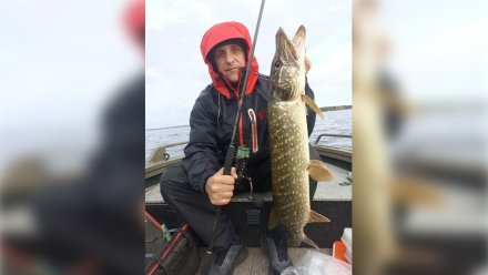 Орловские рыбаки поймали в Воронежском водохранилище метровую щуку