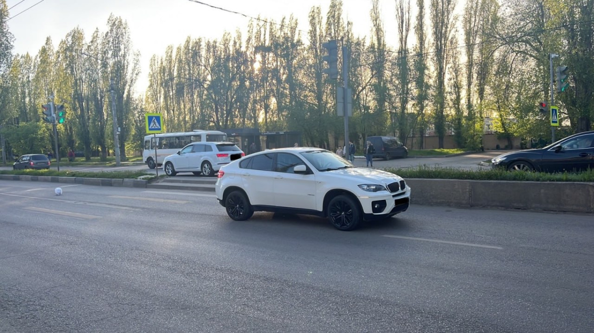 В Воронеже BMW на зебре сбил 28-летнюю девушку – Новости Воронежа и  Воронежской области – Вести Воронеж