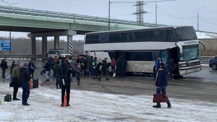 В Воронежской области в дороге задымился автобус с 72 пассажирами