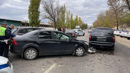 В ДТП с четырьмя иномарками в Воронеже пострадала женщина