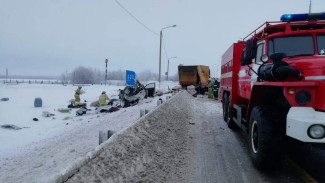 Погибшей в ДТП на воронежской трассе оказалась компания молодёжи