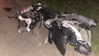 Столкновение скутериста с иномаркой на трассе под Воронежем попало на видео 