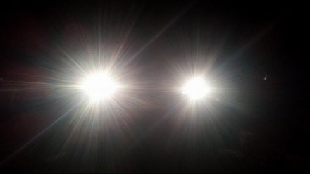 Под Воронежем идущая по дороге пьяная женщина попала под машину