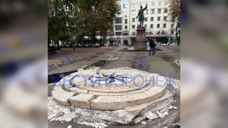 В центре Воронежа разрушили Солнечные часы