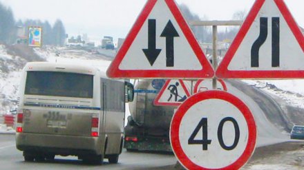 Дорожники ограничили движение по мосту в Воронежской области