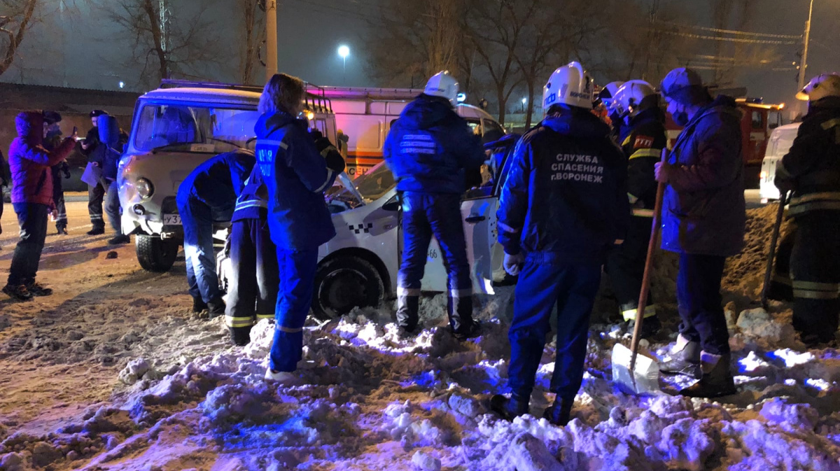 В Воронеже в ДТП с УАЗом пострадал водитель «Яндекс. Такси» – Новости  Воронежа и Воронежской области – Вести Воронеж