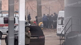 В Воронеже спасатели распилили волейбольную сетку из-за застрявшего пальца школьника