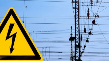 На железной дороге в Воронежской области школьника ударило током