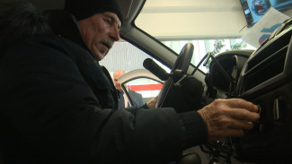 Потерявшему ногу во время работы воронежцу подарили автомобиль