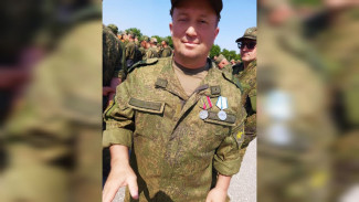Воронежскому бойцу СВО вручили медали «За отвагу» и «За храбрость»