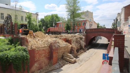 Ход работ по восстановлению Каменного моста в Воронеже показали на видео