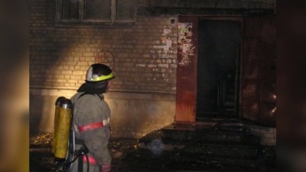 При пожаре в воронежской многоэтажке погиб 42-летний мужчина