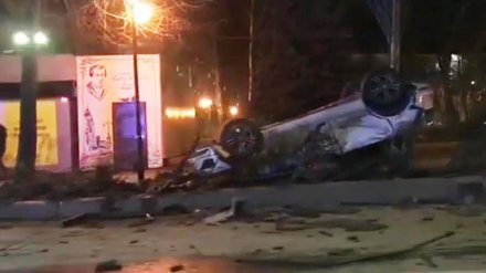 В Воронеже нашли сбежавшего водителя перевернувшейся в центре города иномарки