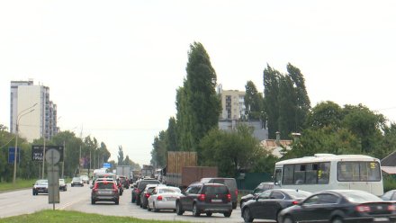 Из-за аварии с рейсовым автобусом под Воронежем образовалась пробка длиной больше 10 км