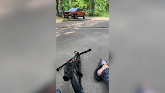 В Воронеже задержали вооружённую арбалетом женщину