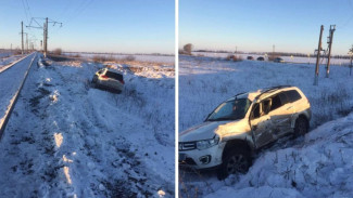 В Воронежской области иномарка врезалась в поезд: есть пострадавший