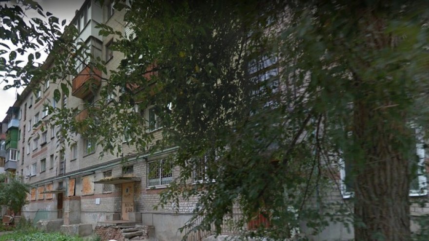В Воронеже 90-летний дедушка разбился, упав с балкона во время поливки цветов