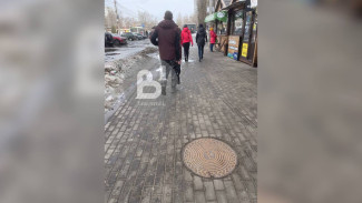 В Воронеже задержали мужчину в камуфляжной одежде с ружьём в руках