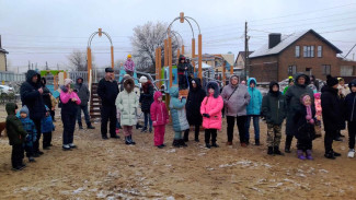 Жители воронежского микрорайона добились установки детской площадки
