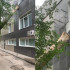Дерево упало на многоэтажку на бульваре Пионеров в Воронеже