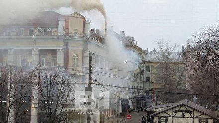 Воронежцы сообщили о пожаре в баре «Понеслось»