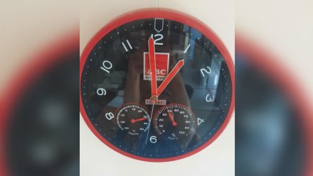 Клиенты паспортного стола в Воронеже взвыли от 35-градусной жары в офисе