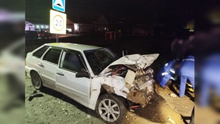 Водитель ВАЗа умер по дороге в больницу после массового ДТП на воронежской трассе