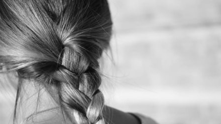 В Воронежской области бабушка избивала 11-летнюю внучку и угрожала ей убийством