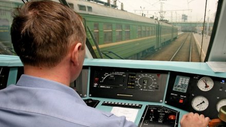 В Воронежской области задержали машиниста, по вине которого с рельсов сошёл локомотив