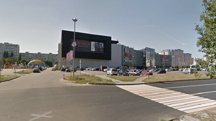 В Воронеже пенсионерку сбили на пешеходном переходе у ТЦ