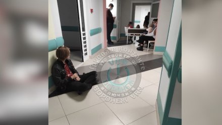 Воронежцы пожаловались на 3-часовые очереди в детской поликлинике