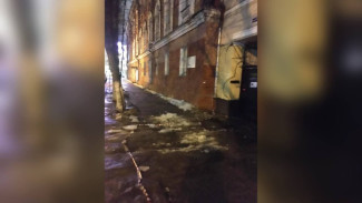 Воронежским УК пригрозили уголовными делами за не очищенные  от снега и наледи крыши
