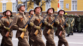 Парад Победы в Воронеже откроют 100 военных в форме образца 1943 года