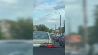 Воронежцы пожаловались на огромную пробку на улице Острогожской