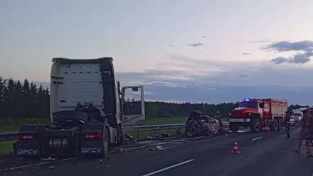 Семья из Воронежа погибла в ДТП с 3 фурами и легковушкой по дороге на Байкал