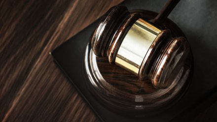 Воронежский замминистра строительства незаконно выплатил подрядчику 82 млн