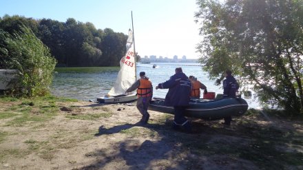 В Воронежском водохранилище перевернулась яхта