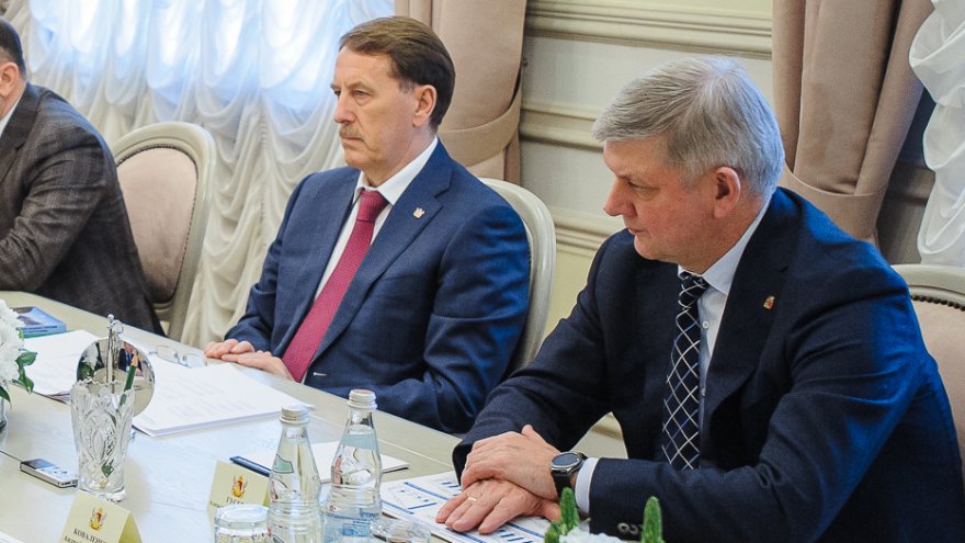 Александр Гусев присвоил Алексею Гордееву звание «Почётный гражданин Воронежской области»
