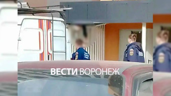 В Воронеже камеры записали момент падения человека с высоты