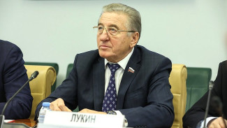 Сенатор Сергей Лукин поднял проблемные вопросы о расселении аварийного жилья