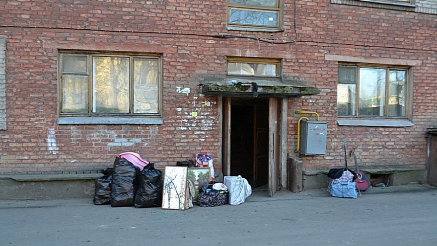 В Воронежской области приставы выселили должника из квартиры