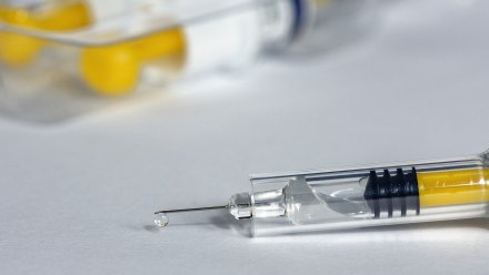 Воронежцам пригрозили реальным сроком за покупку справок о вакцинации от COVID