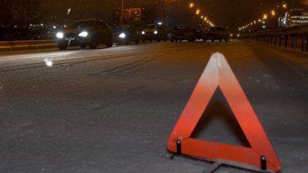 В ДТП с двумя иномарками в Воронежской области 1 человек погиб и 2 пострадали