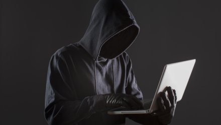 В Семилуках подросток признался в помощи аферистам и попал под дело