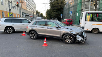 Двое воронежцев пострадали в ДТП в центре города