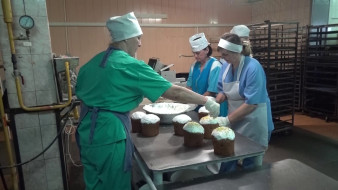 Воронежские волонтёры и пекари доставят в зону СВО пасхальные куличи
